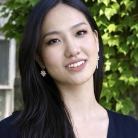 A picture of Isabelle Huang.