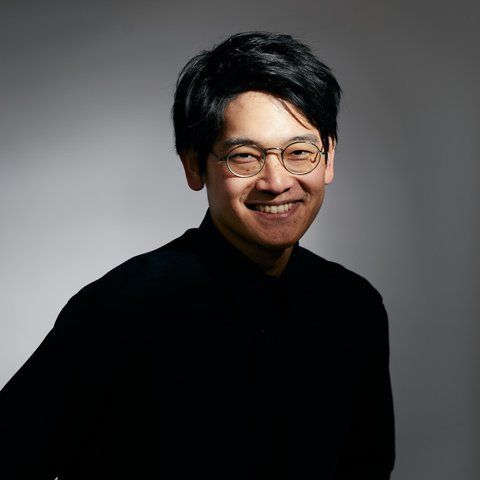 A picture of Seiji Fujimoto.