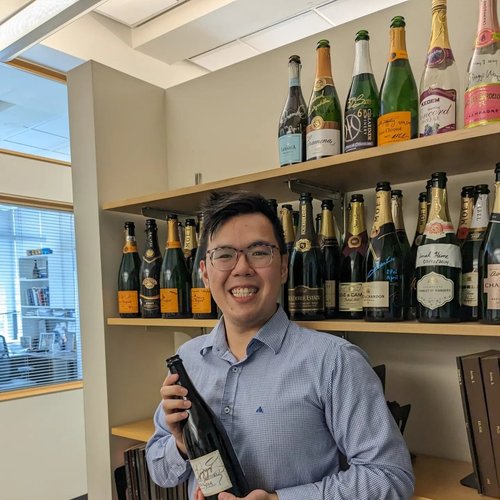 A picture of Tri Nguyen.